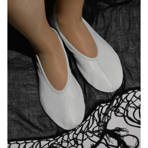 Gymnastikschuhe mit Gummisohle weiß Gr. 46