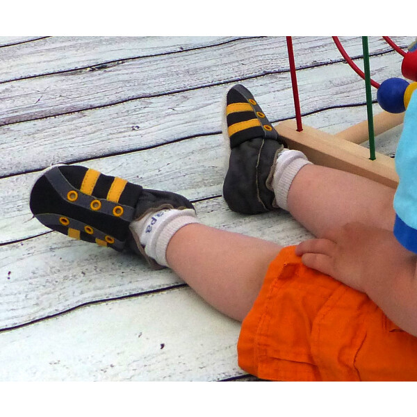 Lederschuhe Sport gelb-ösen Gr 26-27 3XL 3-4 Jahren