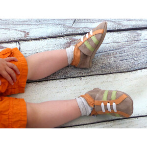Puschen Sport  beige-grün-orange Wildleder